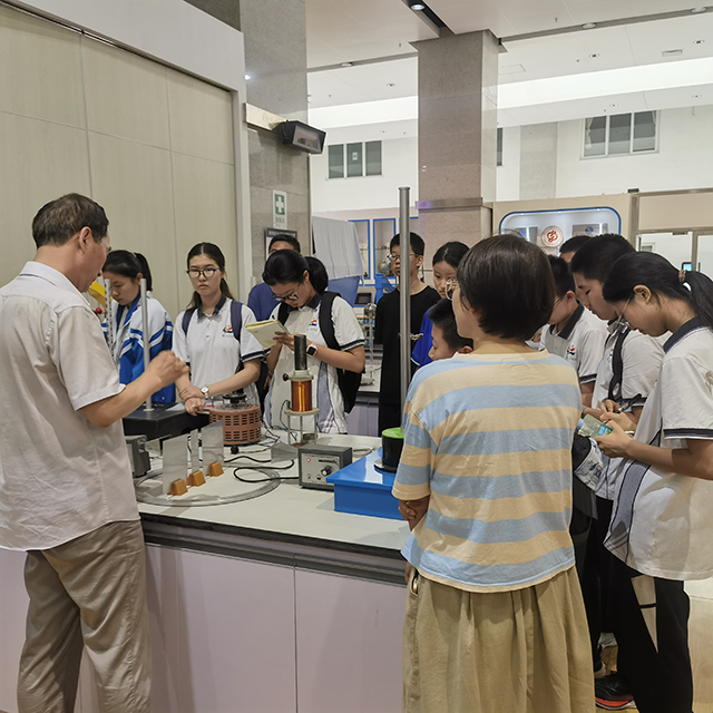 昌平二中“英才班”学生走进中国石油大学理学院_图四.png