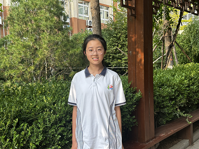 初一8班沐光少年——-张珈宁.png