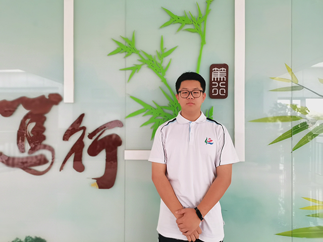 高二10班-洪海博.png