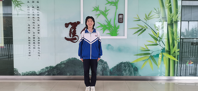 高二13班李韶芸——炫彩.png