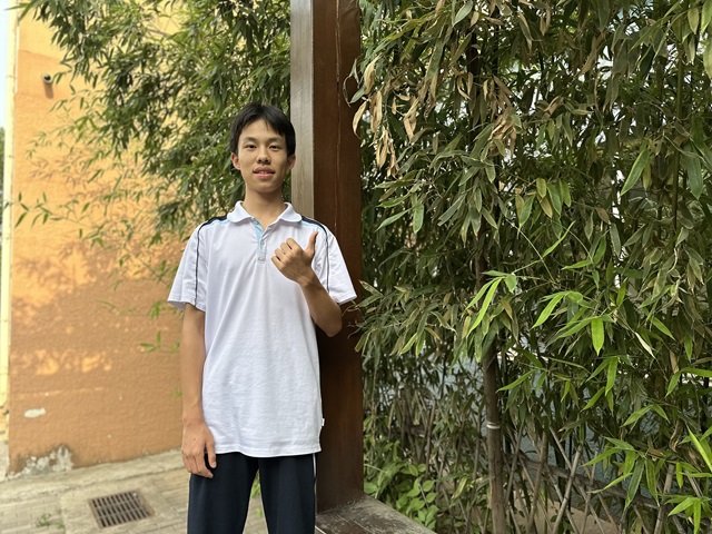 高一12班沐光少年  蒋佩霖.png