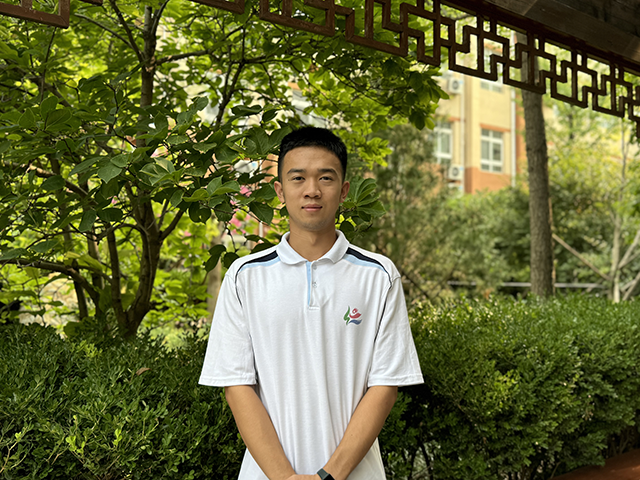 高二1班炫彩少年郄志戎.png