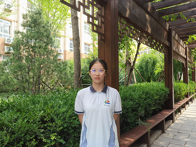 初二6班-贺佳睿.png