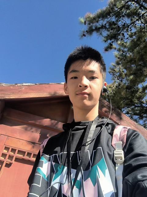 初二12班沐光少年-韦登梁丘.png