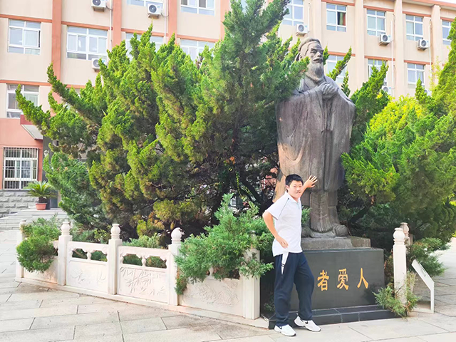 高一8班-王启航.png