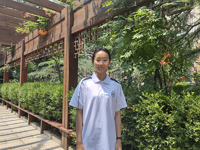 高一6班李佳莹.png