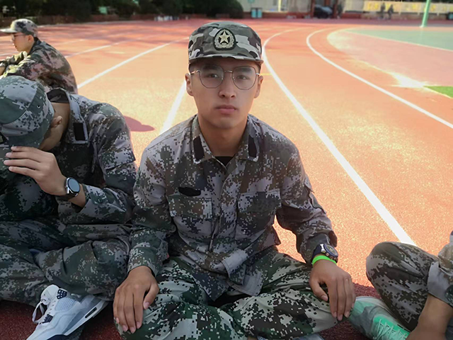高一3班-阿卜杜喀迪尔·阿西木江-奋进少年.png
