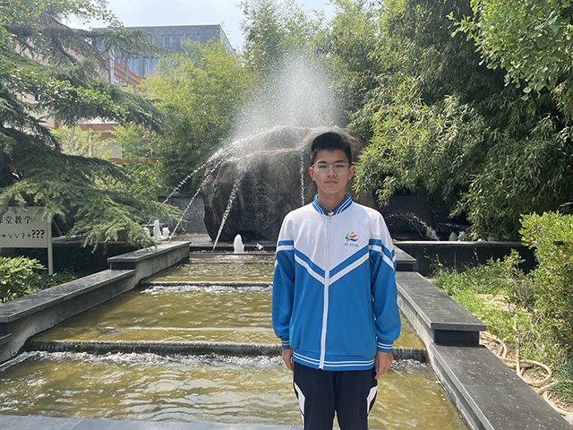 初二9班-杜佳航.png