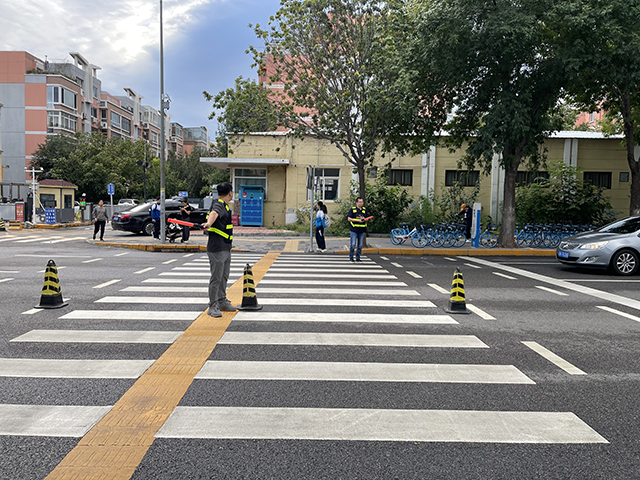护学岗照片_9.png