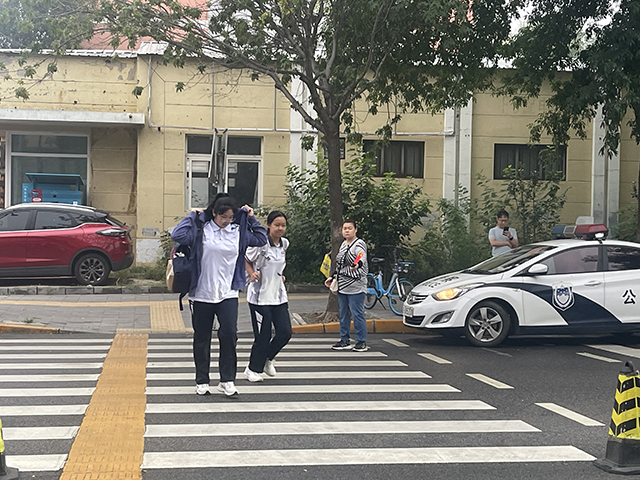 护学岗照片_7.png