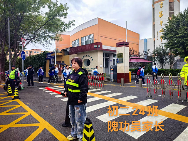 护学岗照片_4.png