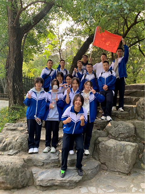 高二香山实践活动_图片5.png