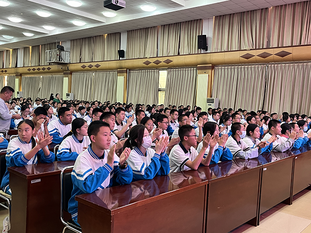 初三年级诗朗诵展演_13.png