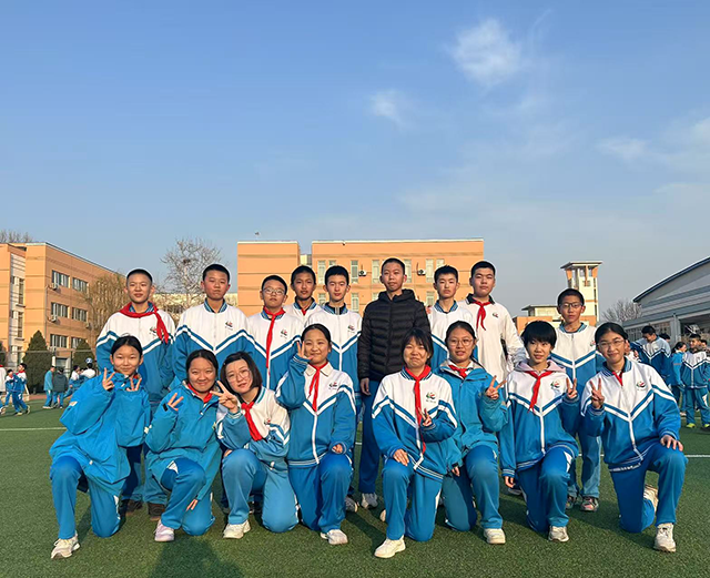 足球联赛图片_贾林荣21班.png