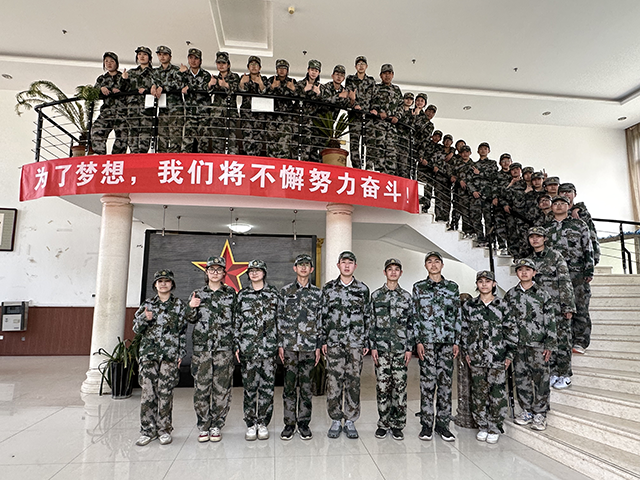 【高考倒计时Day4】这一站，也是一绽——请查收这一份来自高三班主任的专属祝福_7班_1.png