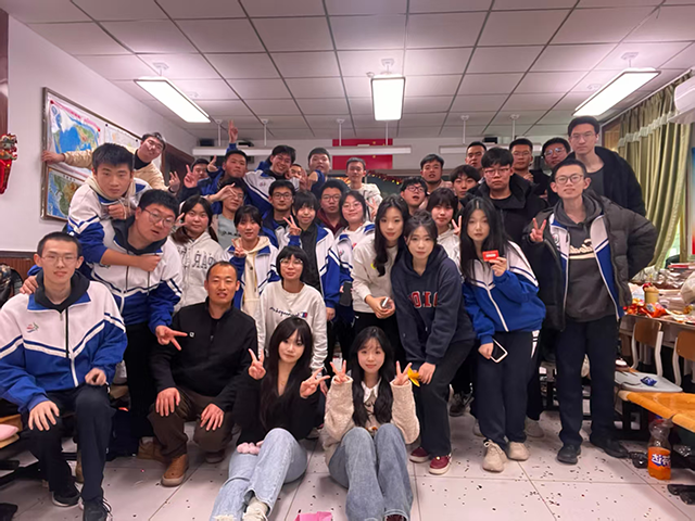 【高考倒计时Day4】这一站，也是一绽——请查收这一份来自高三班主任的专属祝福_5班_5.png