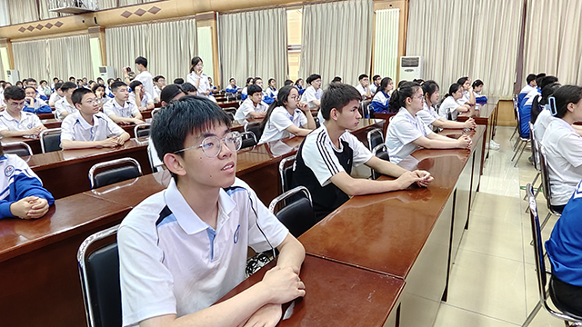探秘深空 筑梦未来——昌平二中“书香燕京·阅见未来”讲座活动_8.png