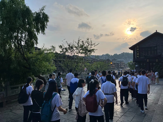 2025年高二研学_20250608_230553_038.png