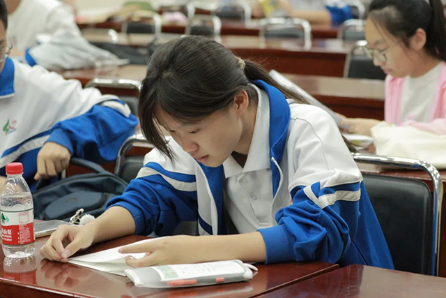 2025年高考终章_20250610_212922_051.png