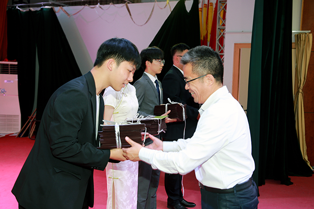 毕业典礼照片_49.png