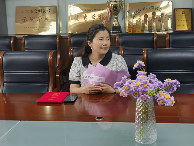 幕后耕耘育沃土 荣休笑看满园芳——昌平二中回龙观校区杨蕙同志光荣退休_图九.png