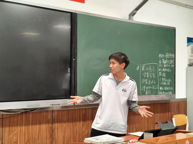 2025高中炫彩少年_20250716_184918_025.png