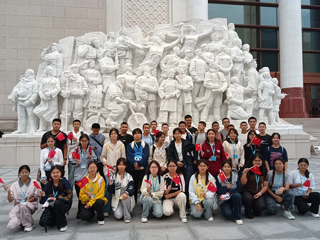 同心迎双节_20251009_083933_010.png