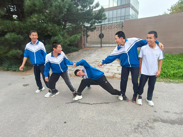 同心迎双节_20251009_083933_029.png