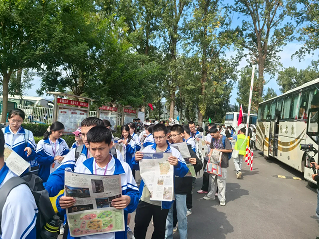 同心迎双节_20251009_083933_038.png