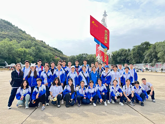 同心迎双节_20251009_083933_030.png