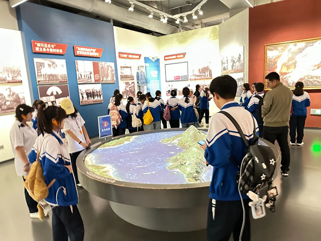 同心迎双节_20251009_083933_036.png