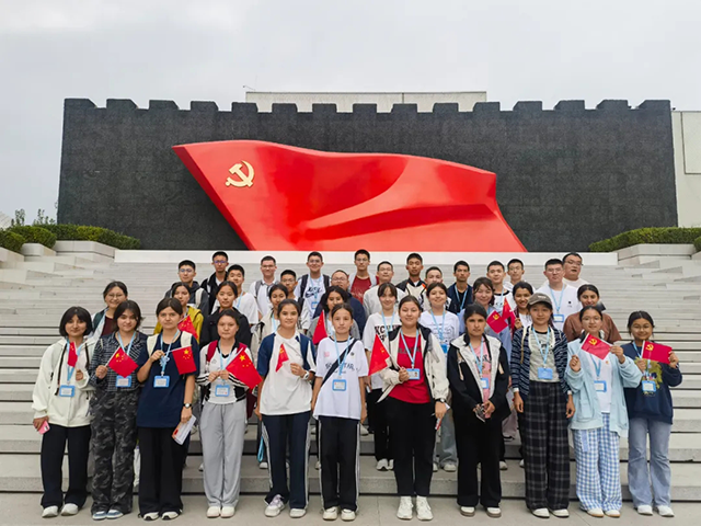 同心迎双节_20251009_083933_005.png
