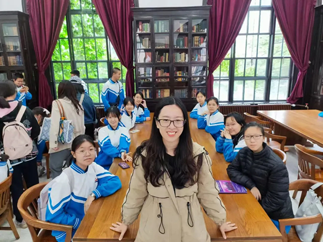 9月最美教师_9月最美教师_20251011_090044_003.png