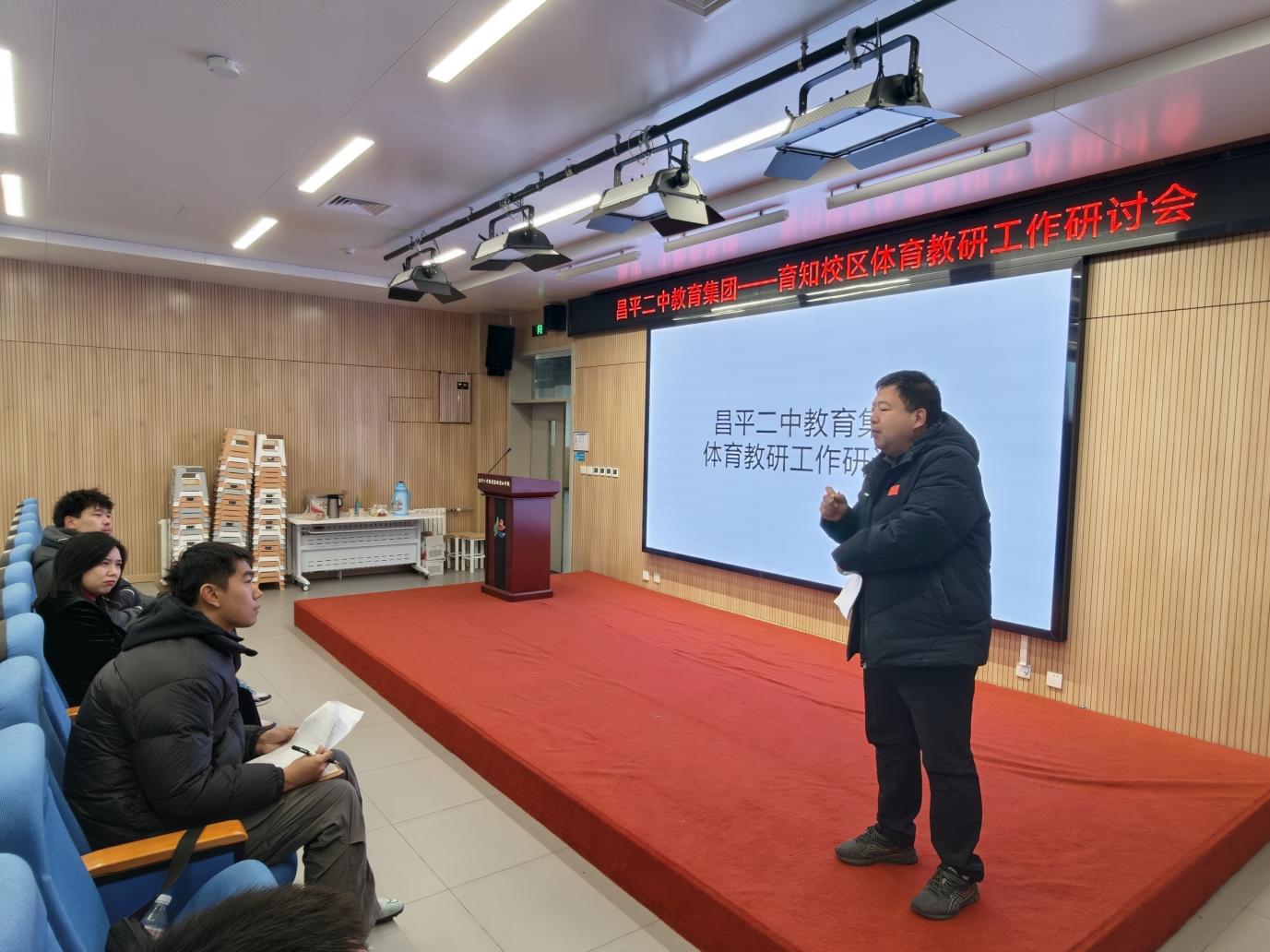 班建龙老师在指导