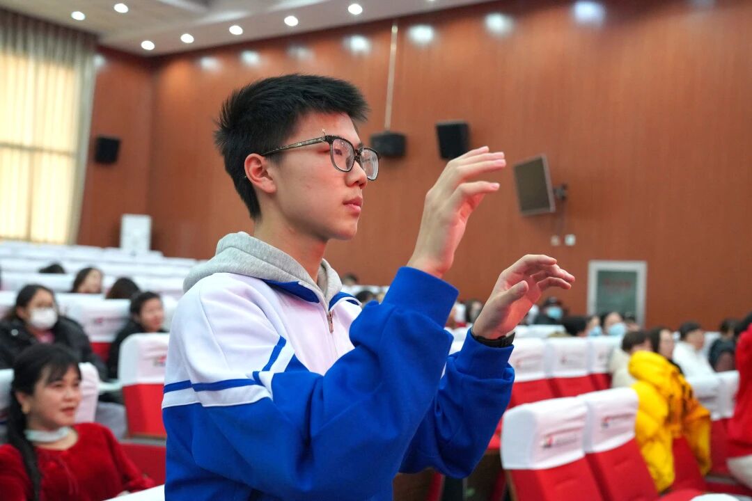 52181da5b7a564a7a0738e0422b37353